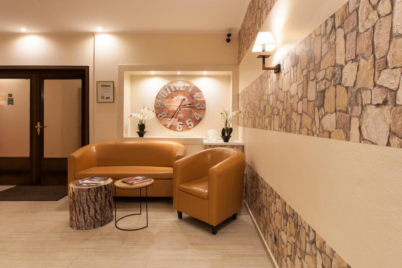 Hotel Angerland Garni 라팅겐 외부 사진