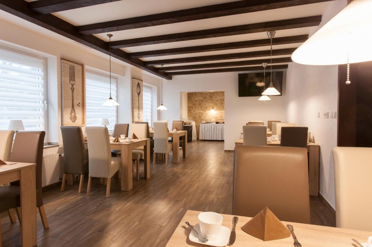 Hotel Angerland Garni 라팅겐 외부 사진