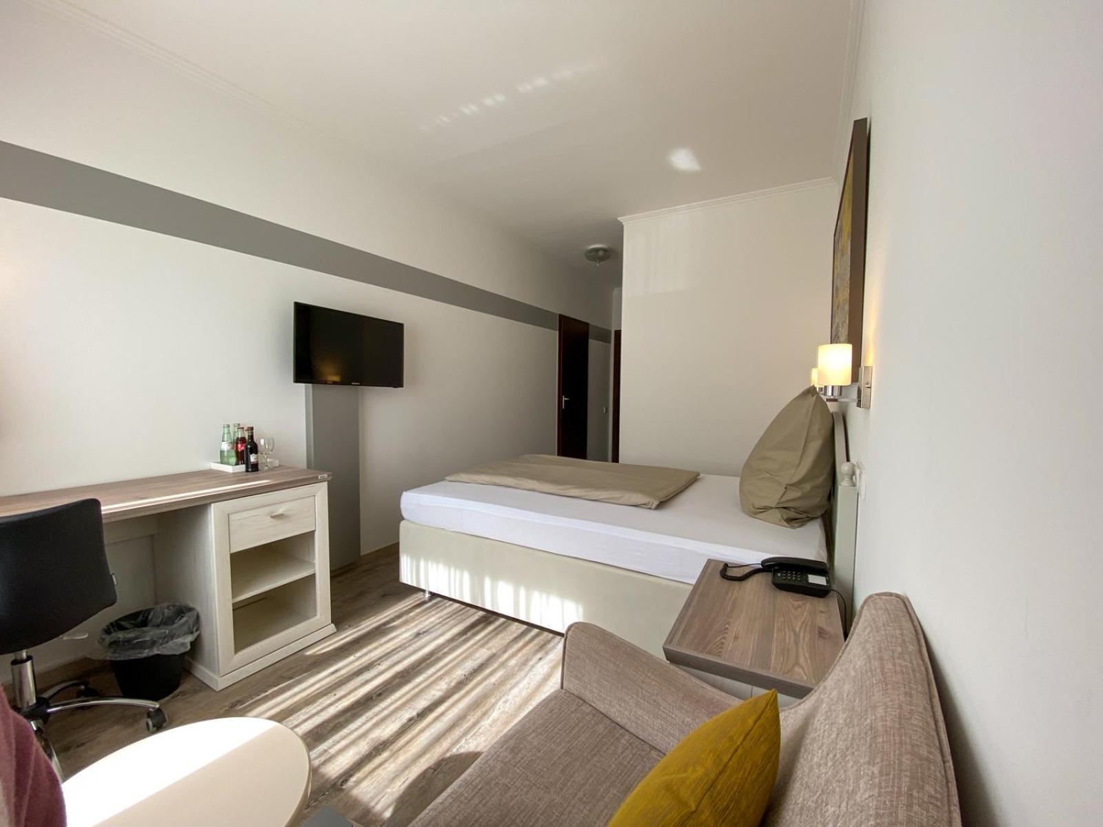 Hotel Angerland Garni 라팅겐 외부 사진