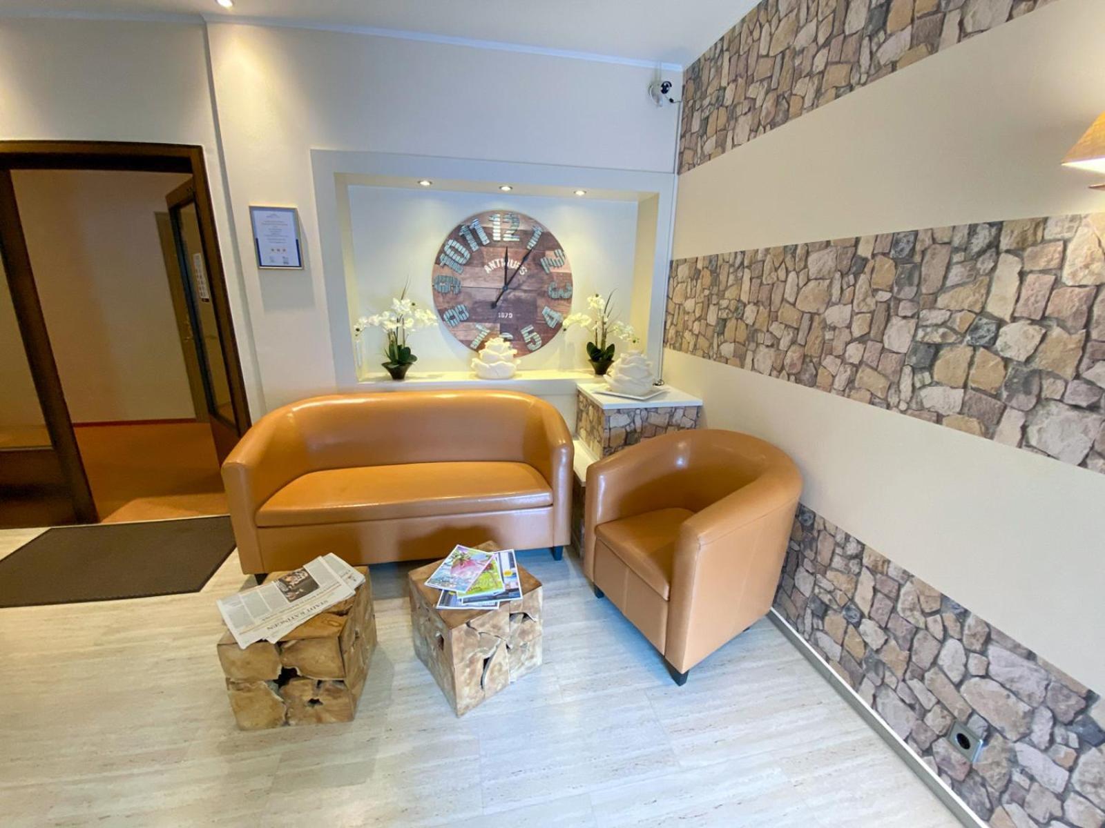 Hotel Angerland Garni 라팅겐 외부 사진