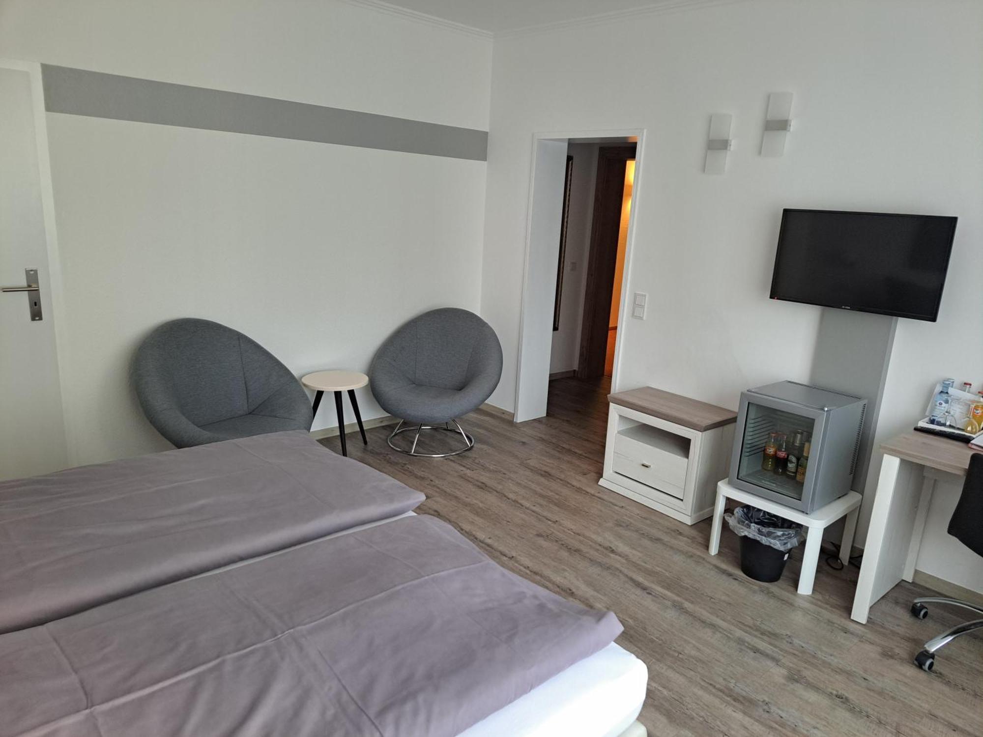 Hotel Angerland Garni 라팅겐 외부 사진