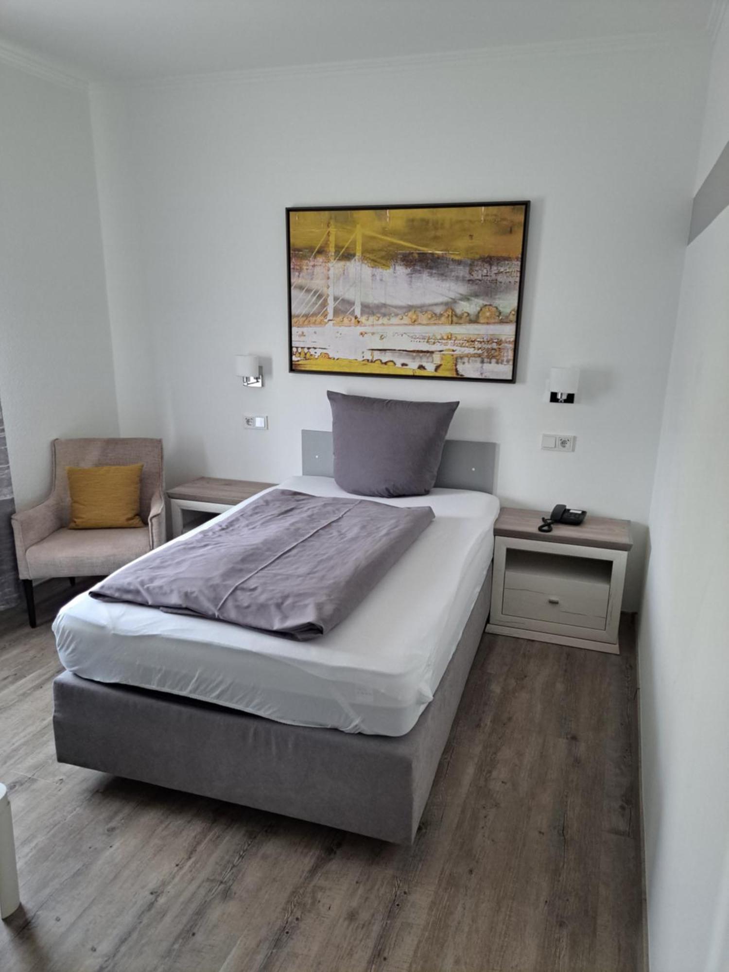 Hotel Angerland Garni 라팅겐 외부 사진