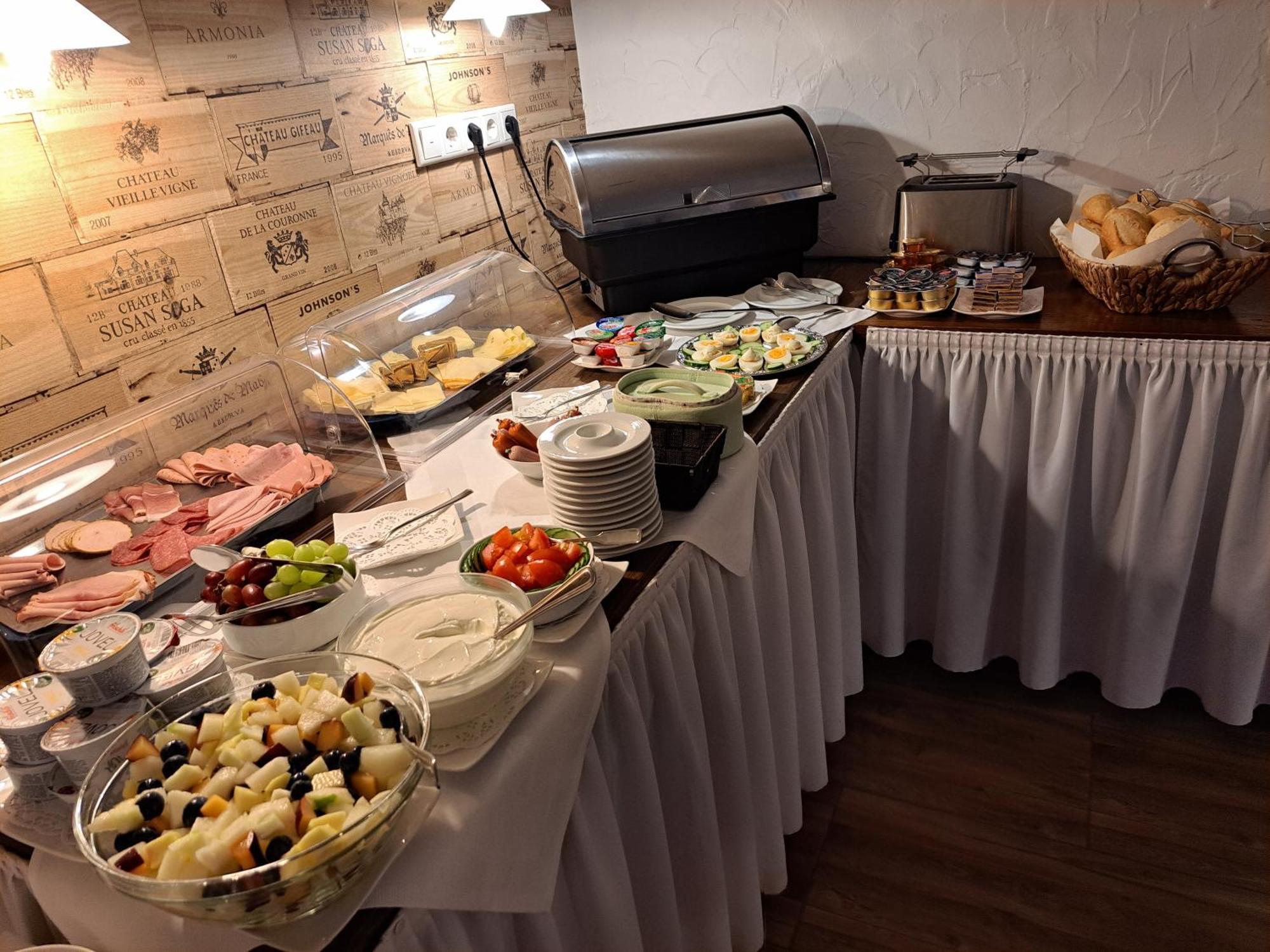 Hotel Angerland Garni 라팅겐 외부 사진